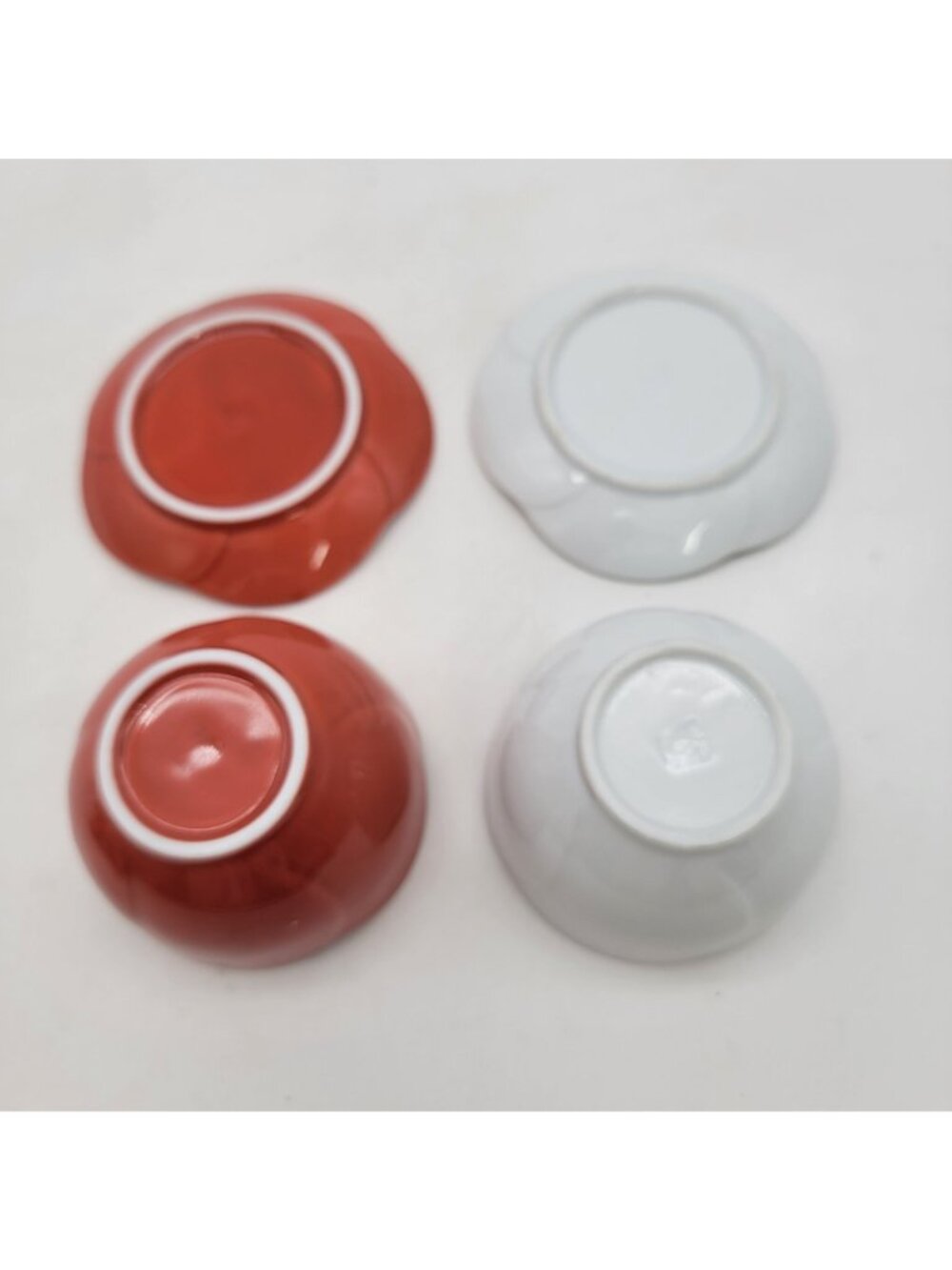Utsuwa Japan Set Of 2 Petal Cups & Saucers  Red & White - Picture 4 of 7